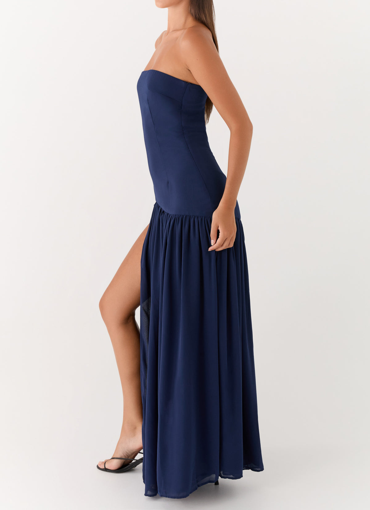 eden strapless maxi dress - Maroon length maxi skirt creates an elongated streamlined profile for occasion wear Minimal seam detailing keeps the focus on clean lines and balanced proportions Concealed back fastening maintains a secure fit and uninterrupted finish The fit is close through the bodice with a softly flowing shape through the skirt for comfortable movement Explore Italy in Style with