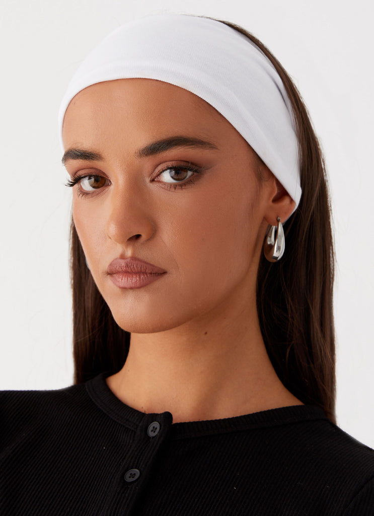 Womens Model Moment Headbands in the colour Multi in front of a light grey background