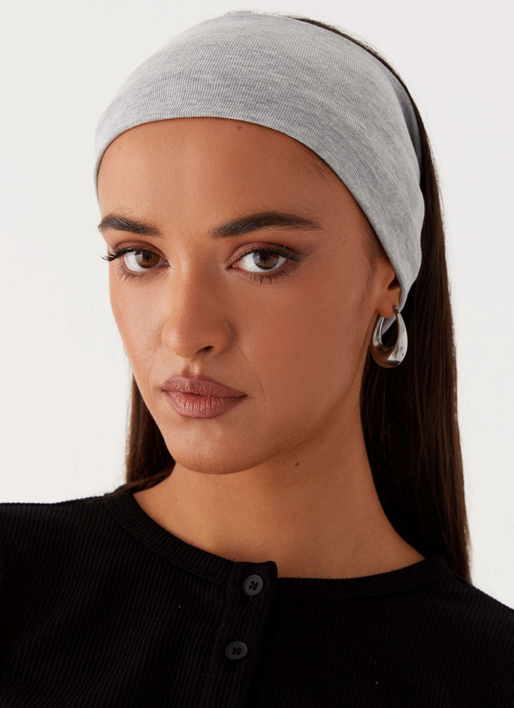 Womens Model Moment Headbands in the colour Multi in front of a light grey background