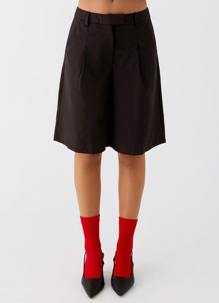 Womens Jeni Long Tailored Jorts in the colour Black in front of a light grey background