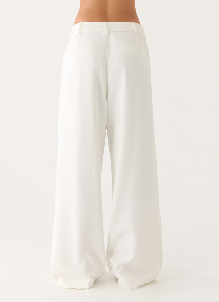 Sora Low Rise Pant - White