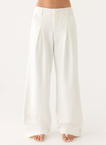 Sora Low Rise Pant - White