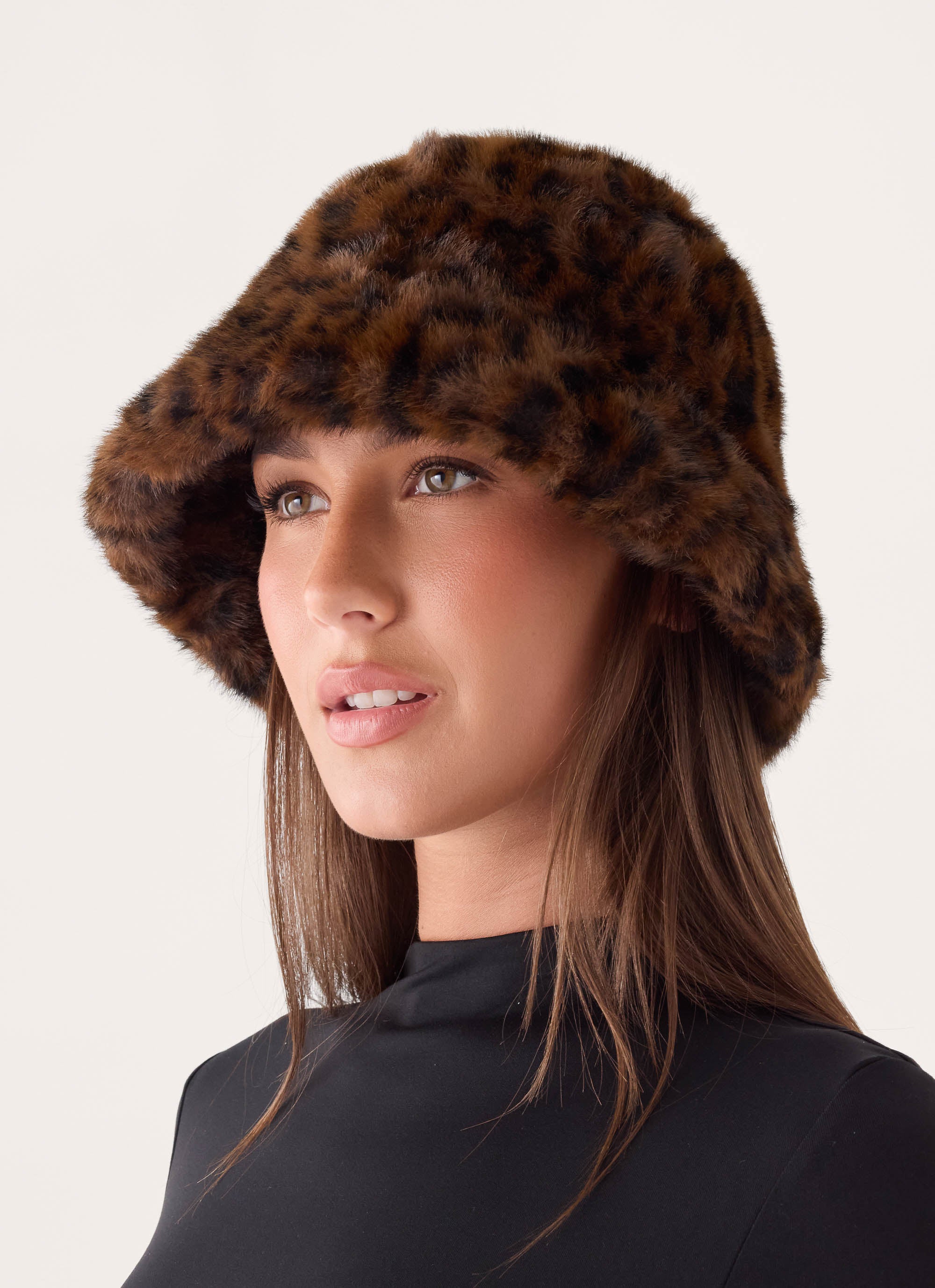 Zayana Faux Fur Hat - Chocolate – Peppermayo US