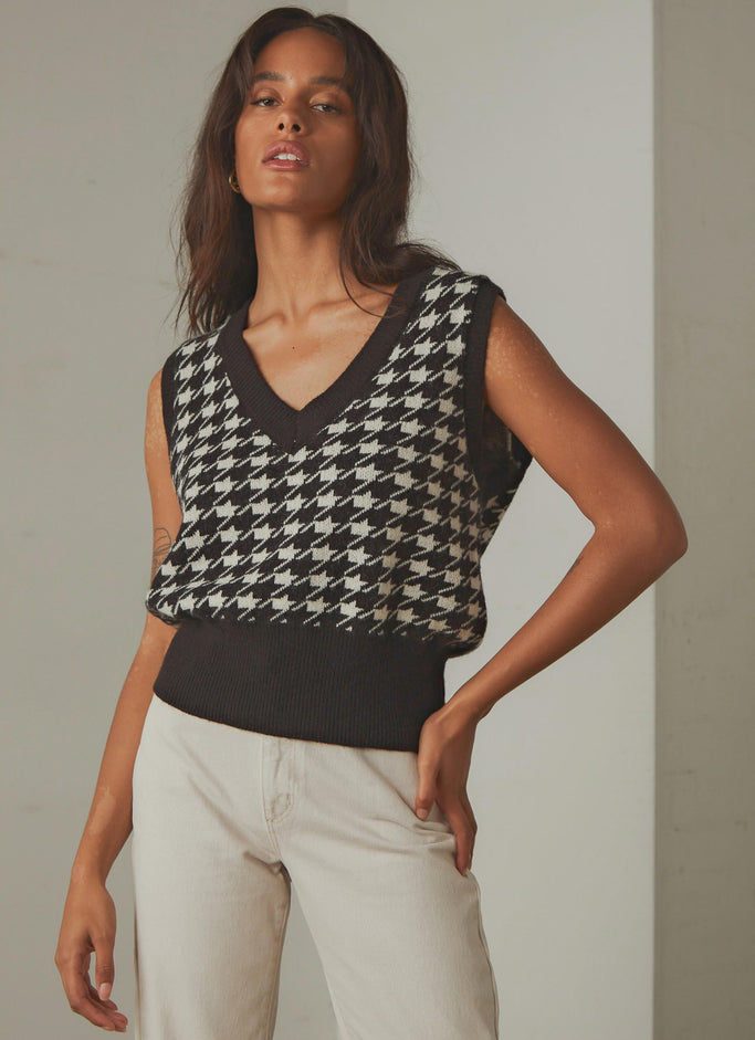 Afternoon Moments Knit Vest - Black and White
