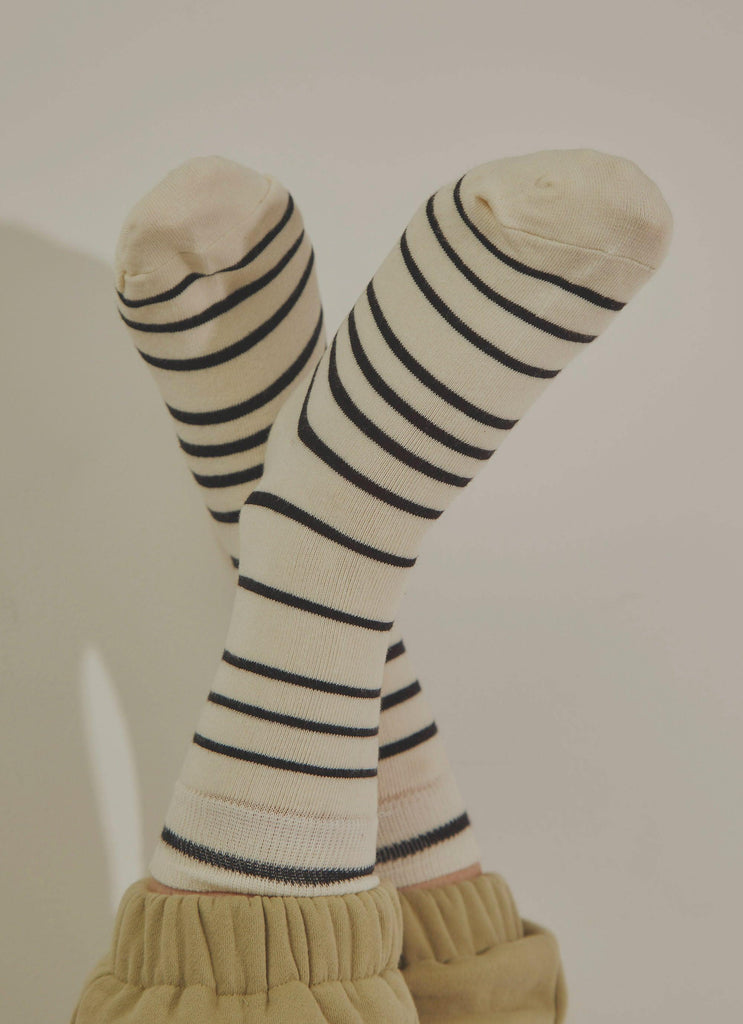 Hana Socks - Black Stripe - Peppermayo US