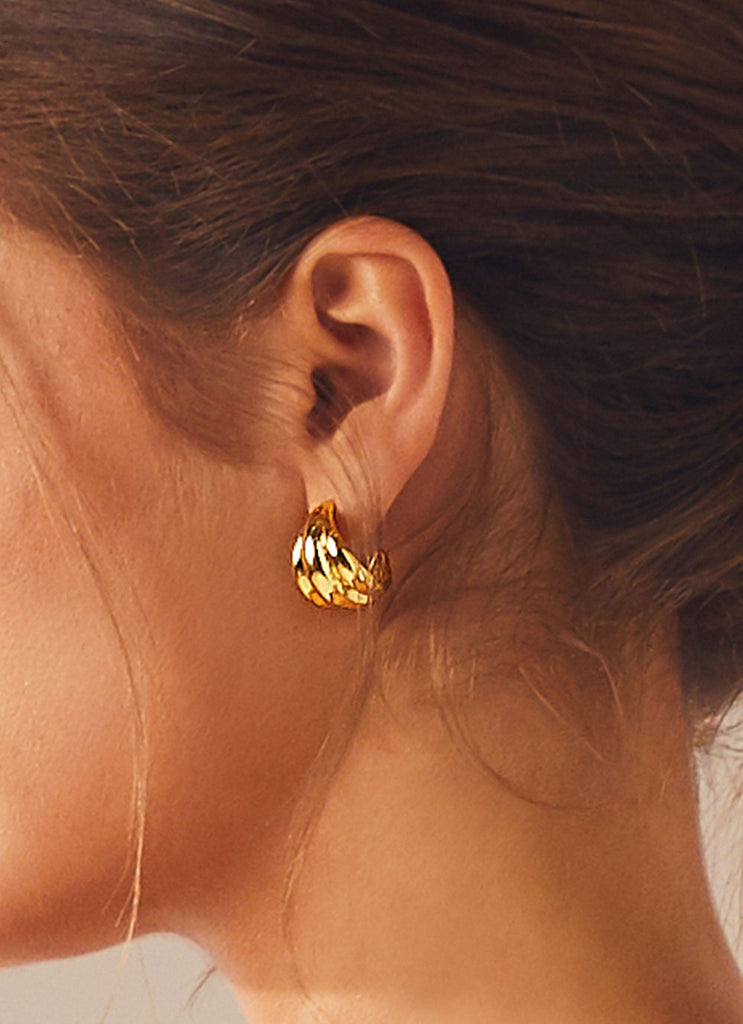 Lowkey Gold Hoops - Gold - Peppermayo US