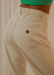 A Slouch Jean - Stone White - Peppermayo US
