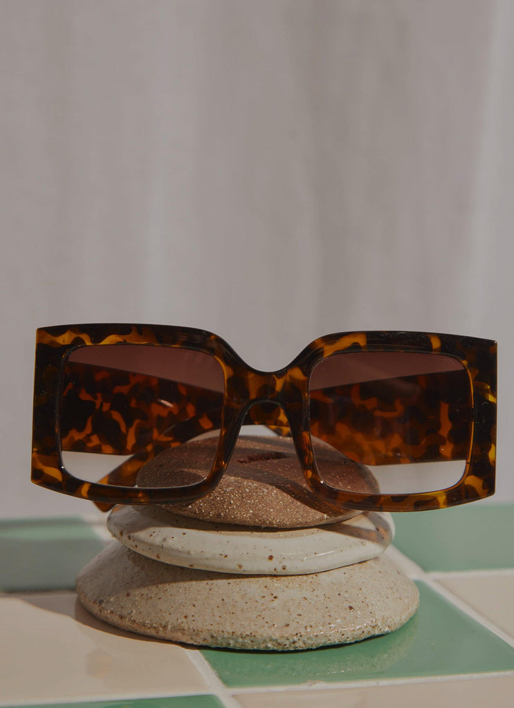 Minka Sunglasses - Tort - Peppermayo US