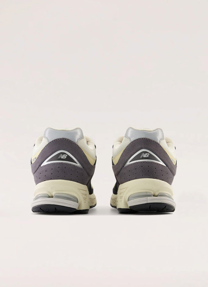 2002 Sneaker - Magnet